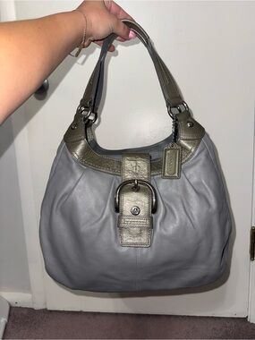 Coach vintage Soho Lynn hobo bag in gray leather with silver hardware